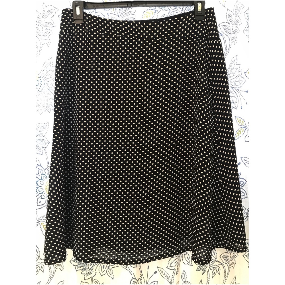 The Limited Navy Polka Dot Skirt on Size L NWT